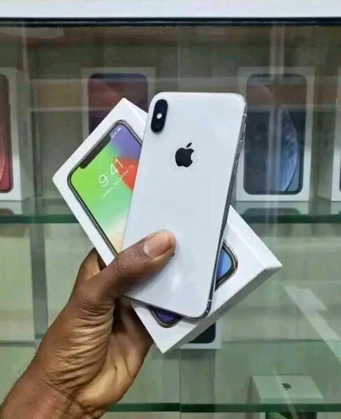 iPhone X 64Go Argent