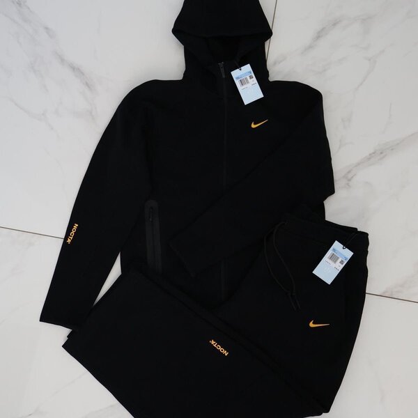 Ensemble de Survêtement Nike Moderne