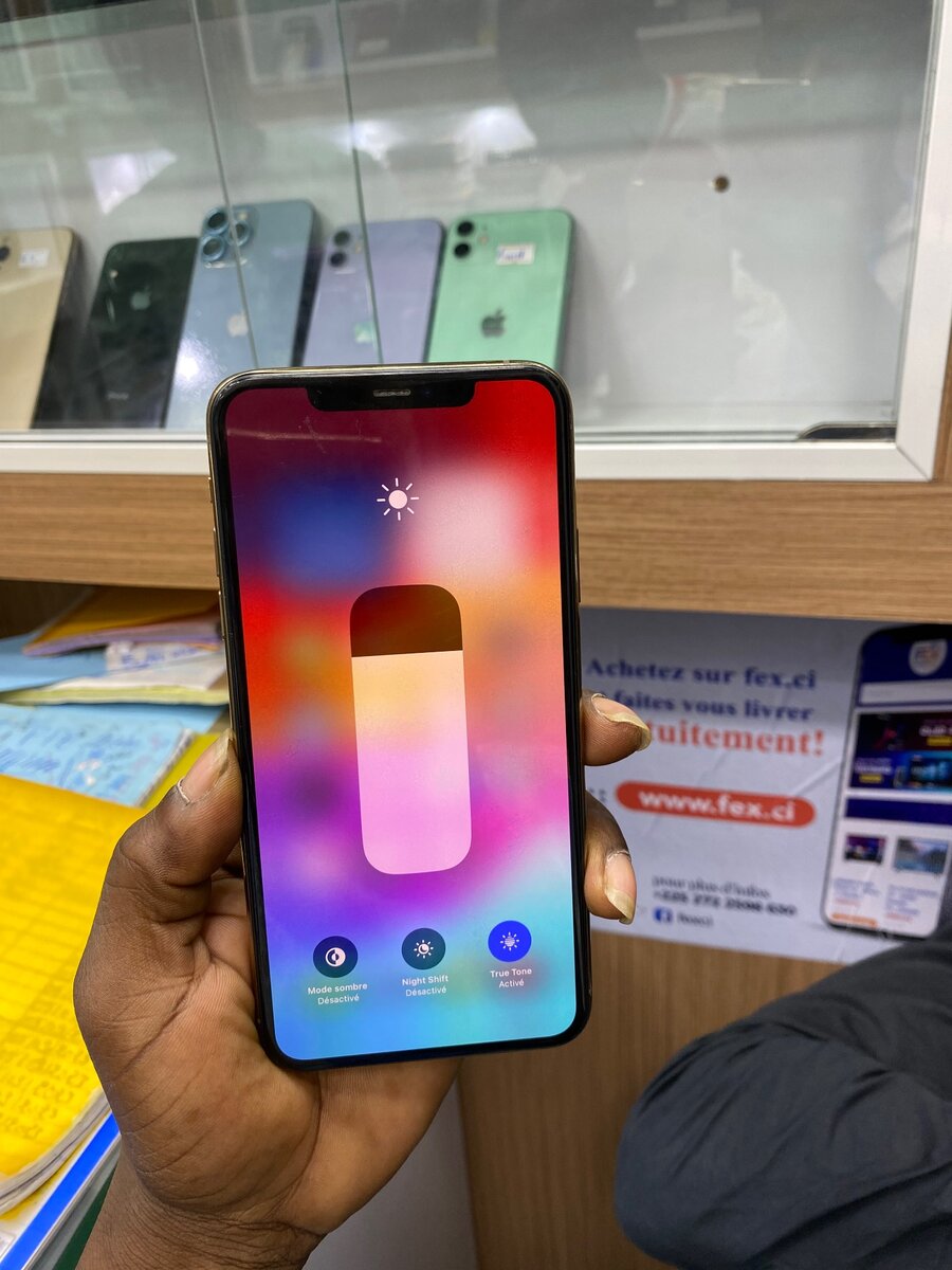 11 pro Max 64Go disponible