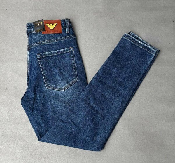 Jeans en denim bleu classique