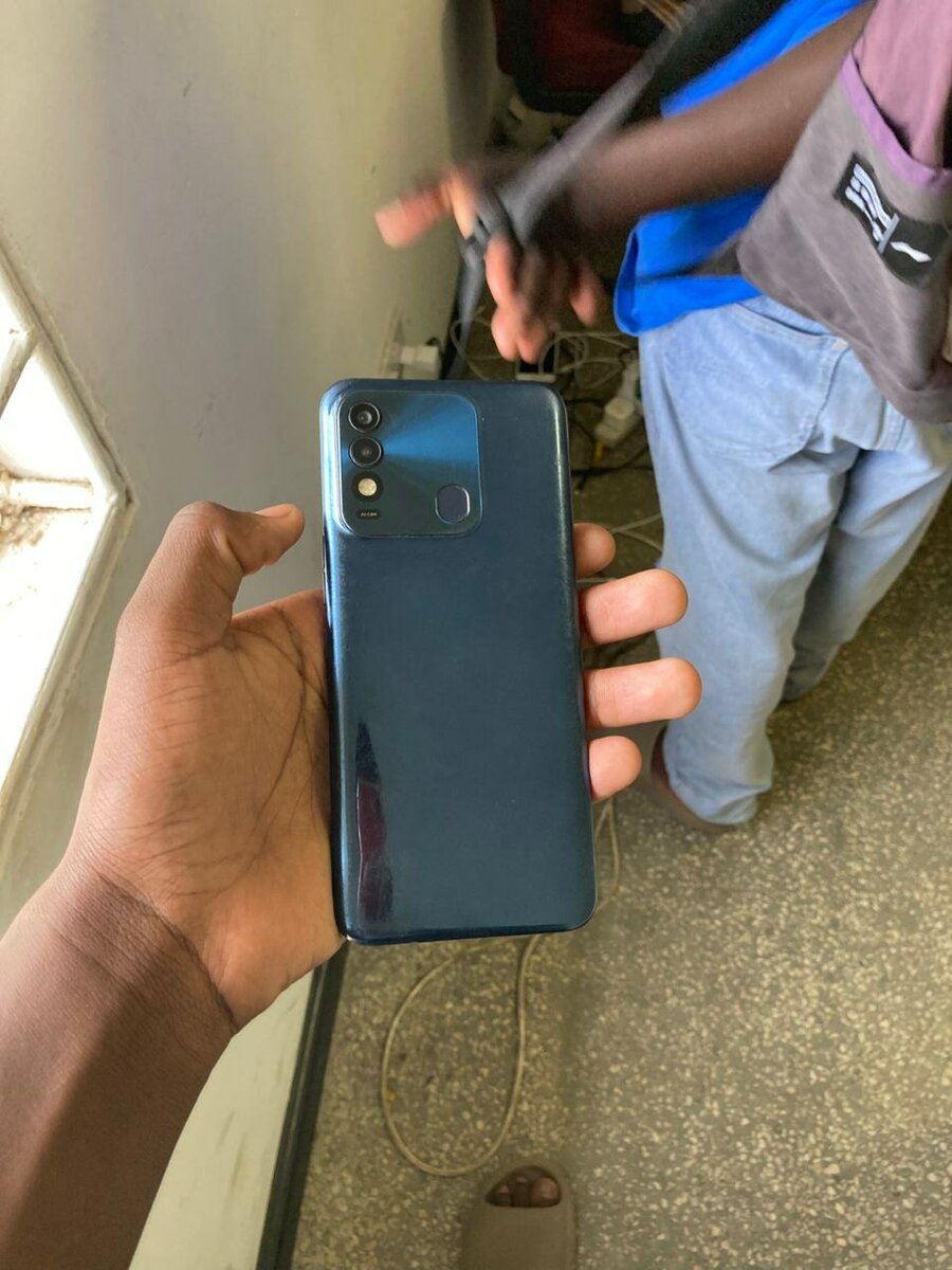 Tecno spark 8 64gb 2gb ram