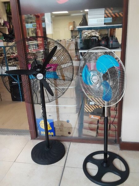 Standing fan