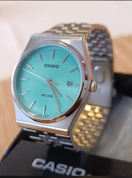 Montre Casio Quartz Classique