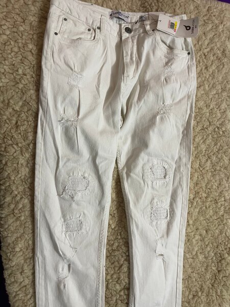 Jean blanc déchiré tendance