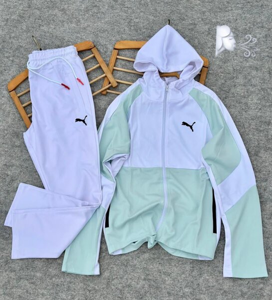 Ensemble de survêtement moderne