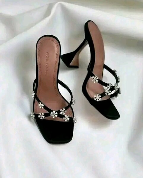 Sandales à talons hauts en velours noir