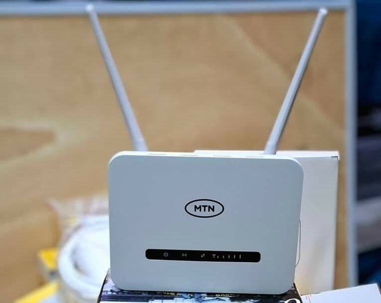 Universal routers with power banks