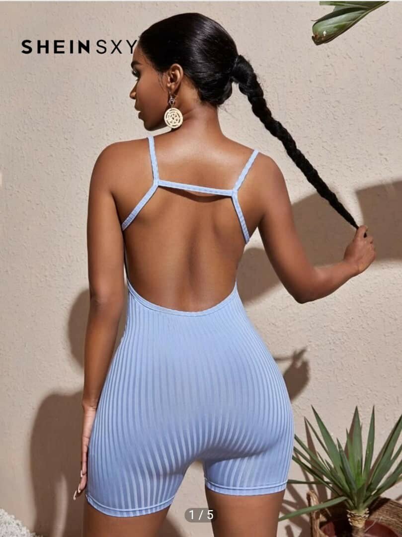 Combinaison moulante pour femmes