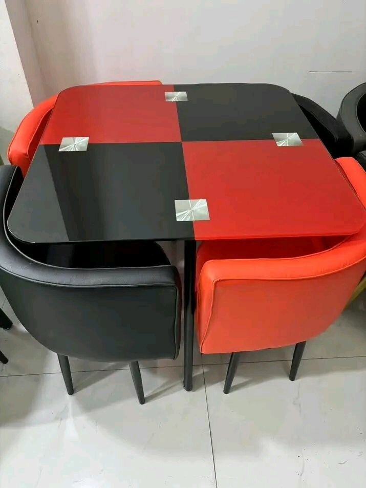 Ensemble Table et Chaises Moderne