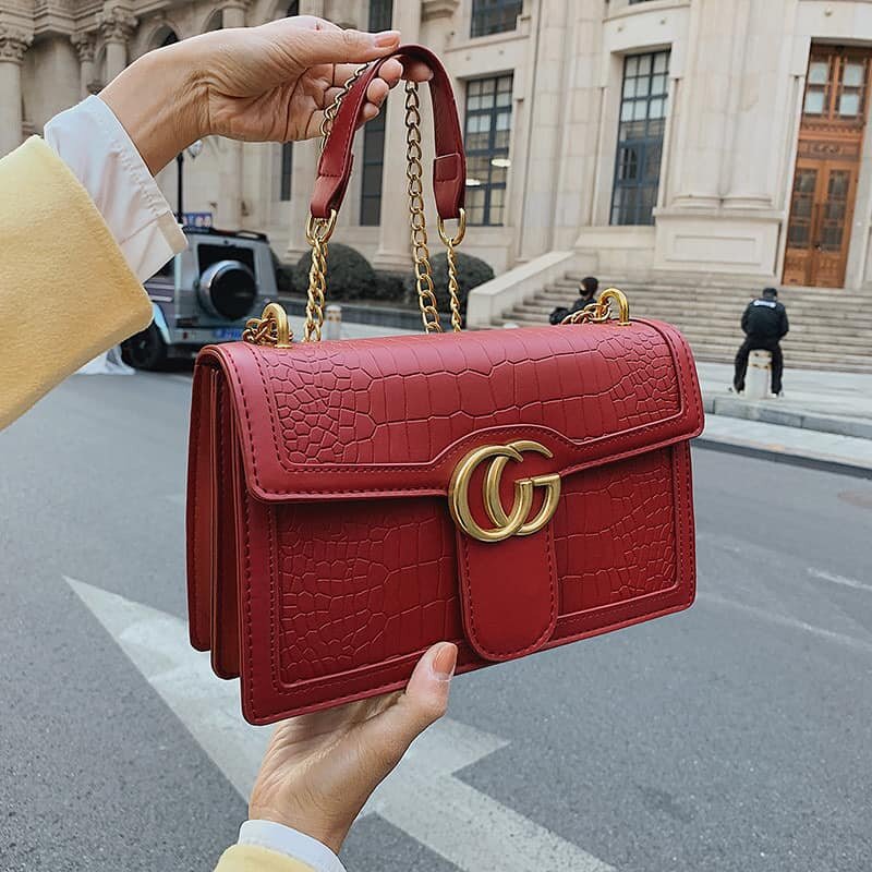High quality and fashionable women's bag red