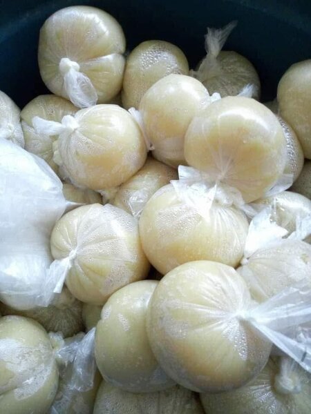 Placali sauce graine