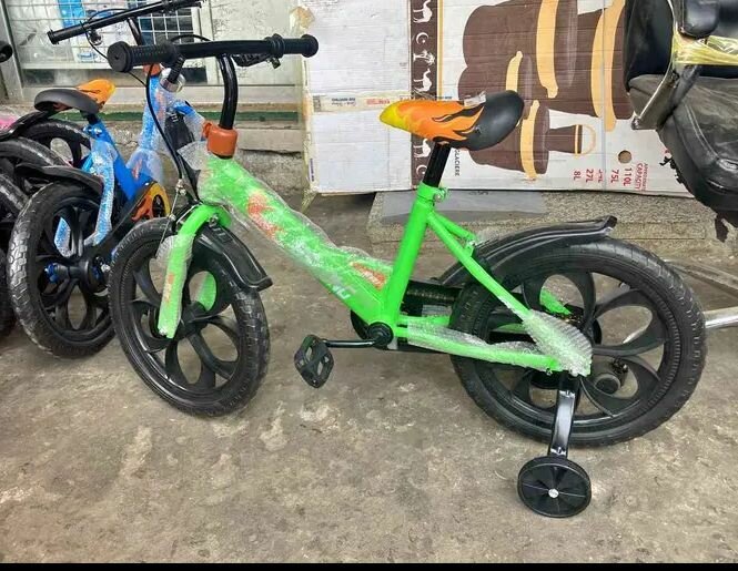 Vélo pour enfants avec stabilisateurs