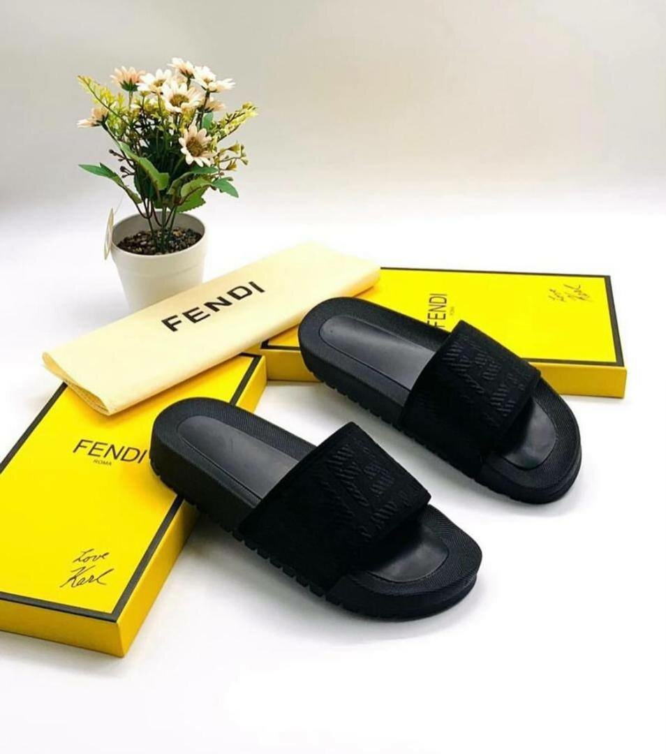 Fendi solid slides