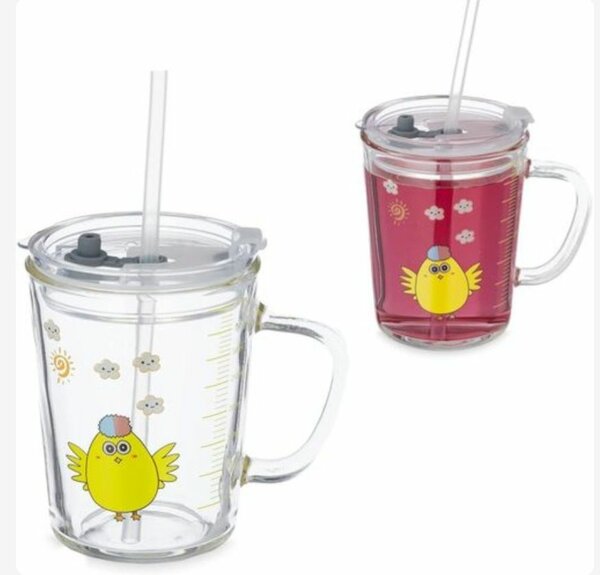 Verre  décoratif avec paille