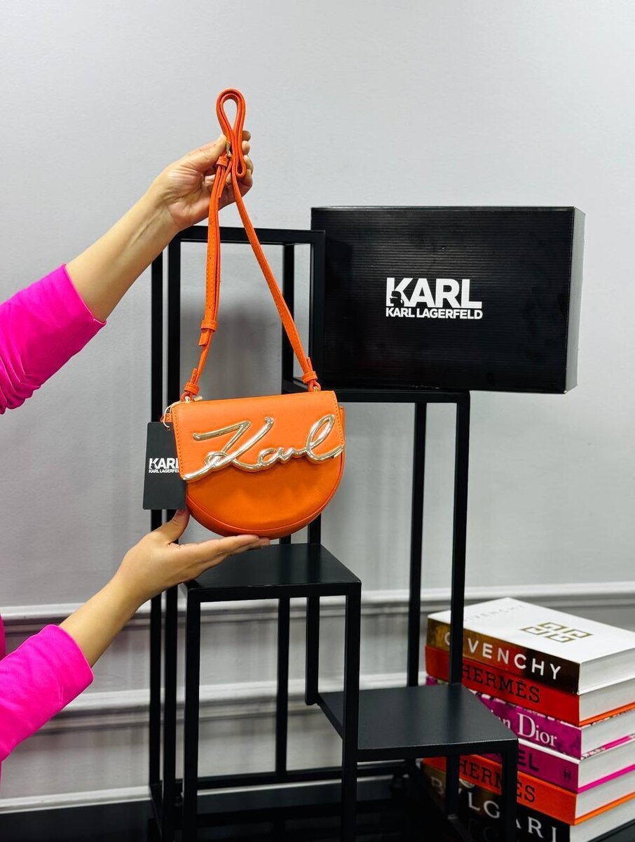 Sac en bandoulière Karl Lagerfeld élégant