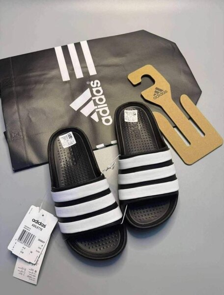 Claquettes Adidas Originals