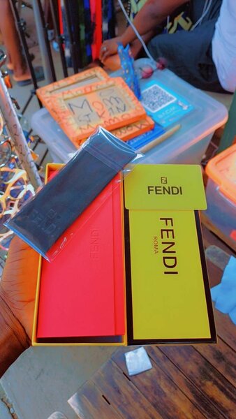 Étui à lunettes Fendi élégant