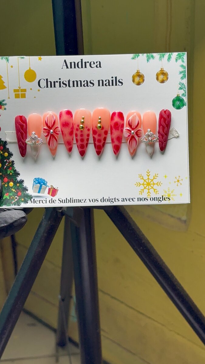 Ongles de Noël Andrea