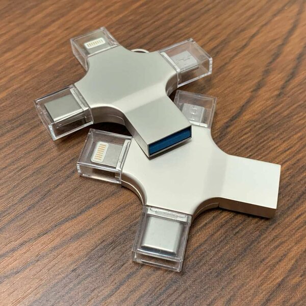 16 GB - CLÉ USB 3.0 MODÈLE 4 EN 1