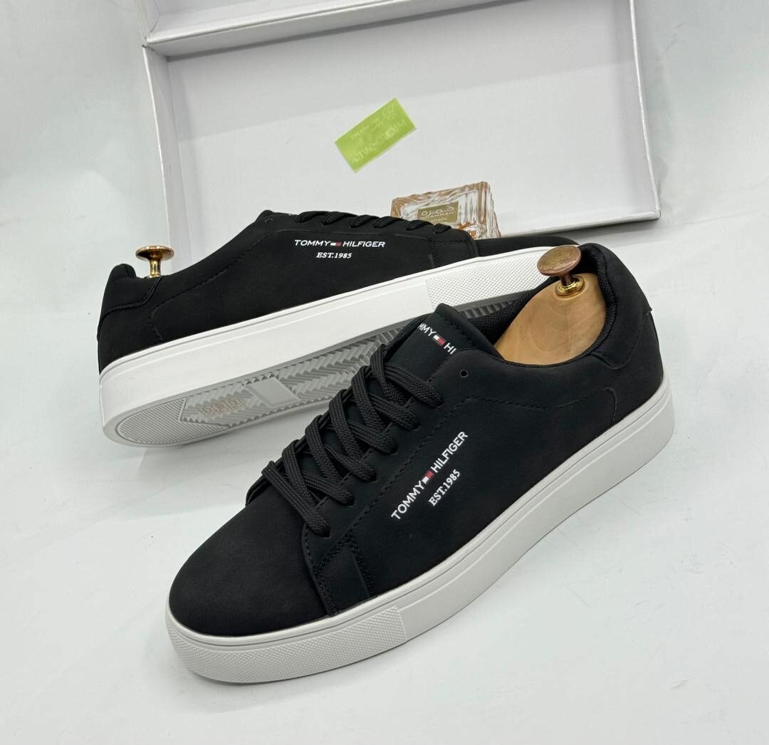 TOMMY HILFIGER CLASSIC WEAR