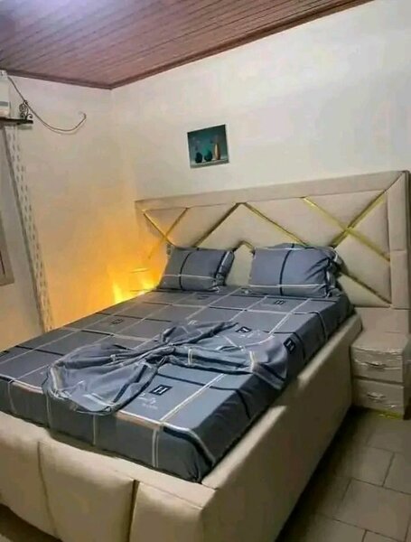 Lit rembourré moderne