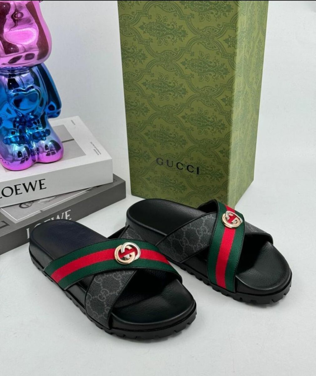 Gucci slippers