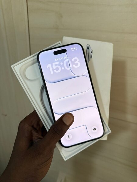 iPhone dernière génération blanc