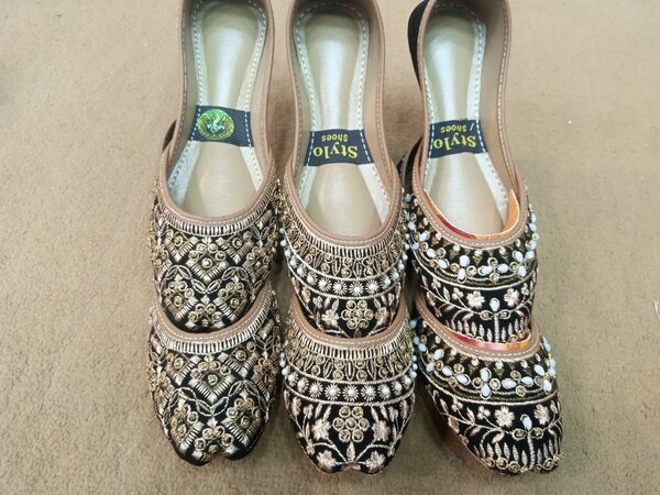 Ladies khussa