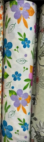 Рулон красивой узорчатой ткани Ранфорс