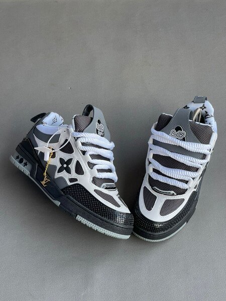 Chaussures Louis Vuitton Sneaker LV Skate blanc et noir