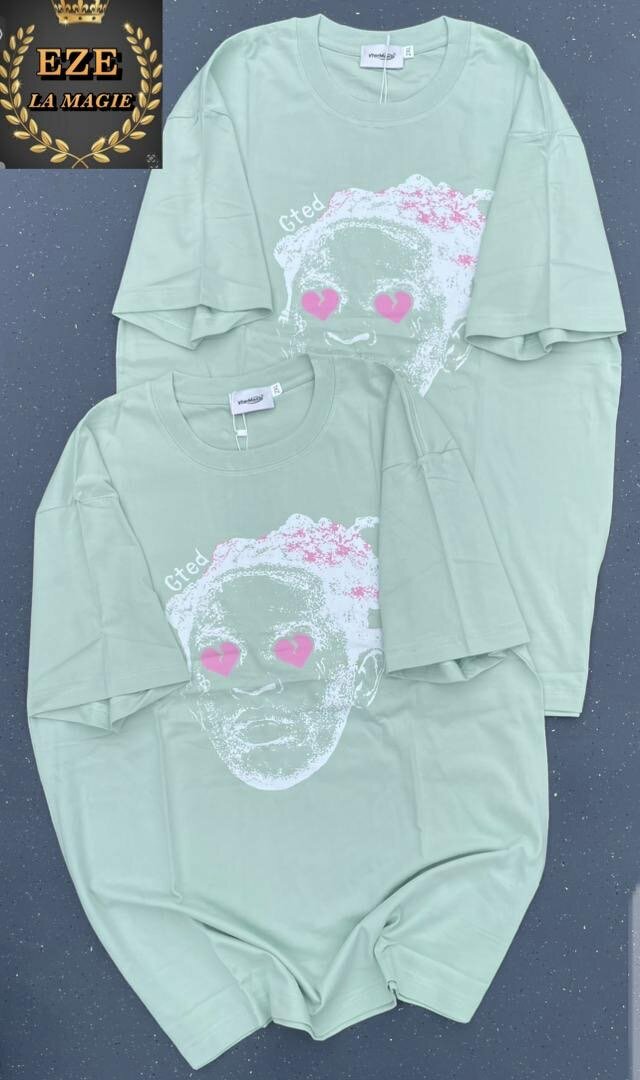 T-shirt imprimé visage pop art