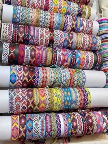 Bracelets brésiliens colorés