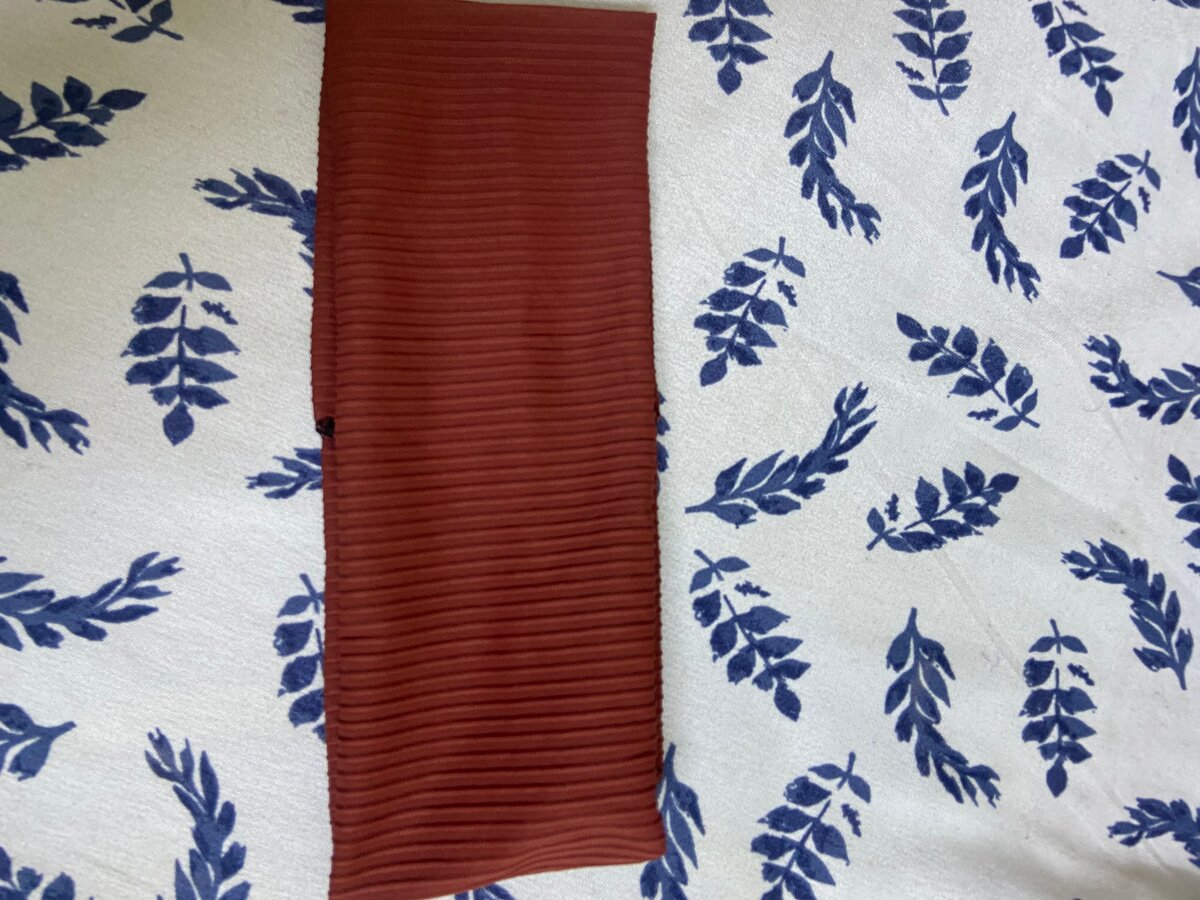 Écharpe en maille plissée