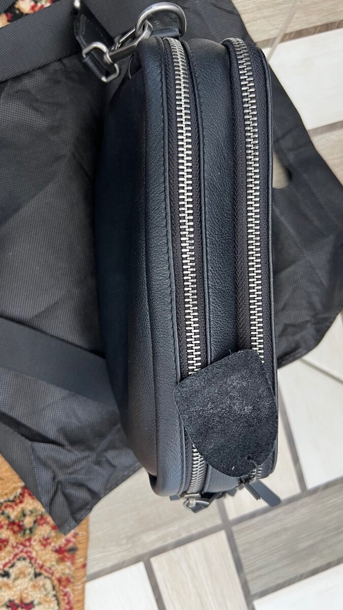 Продаю новый  барсетку