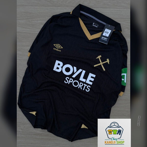 Umbro Soccer Jersey Black