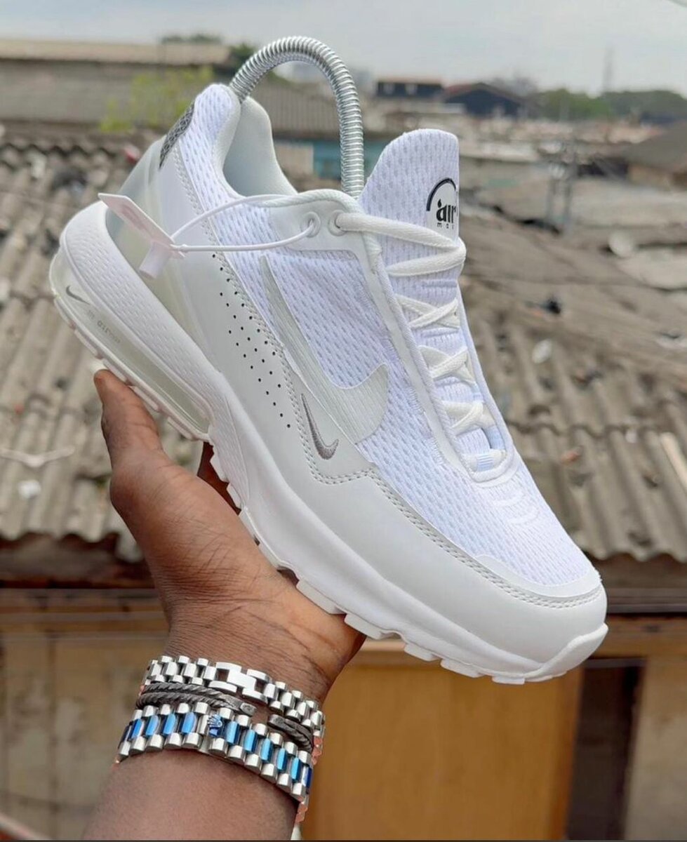 Baskets blanches élégantes