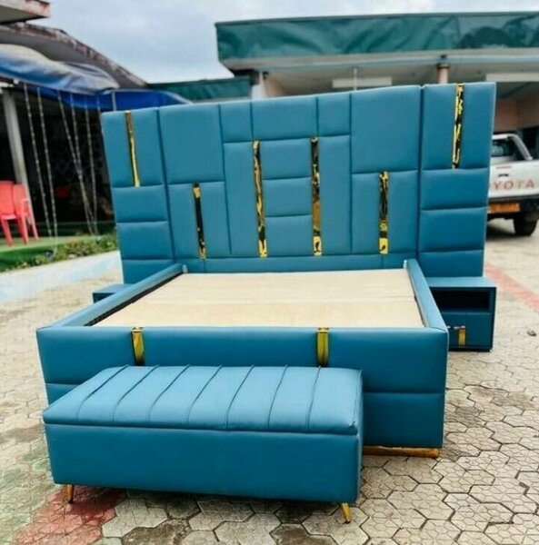 Lit bleu avec rangement intégré