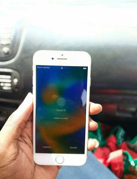 iPhone 8 blanc avec Touch ID
