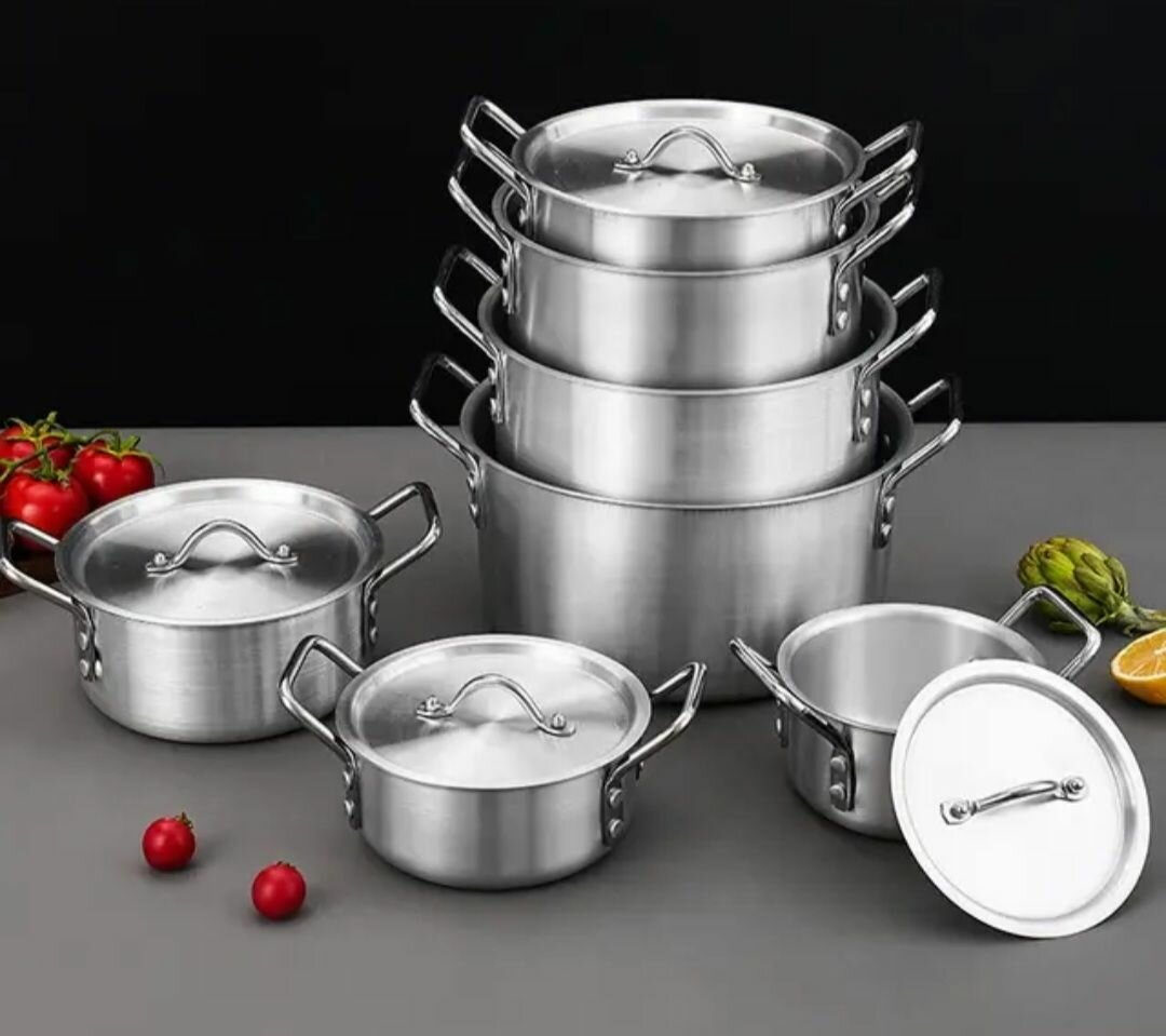 SET OF POTS (7PIECES)
