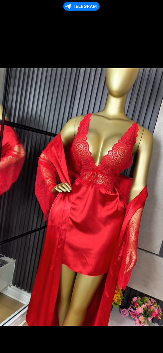 Nuisette satin rouge élégante