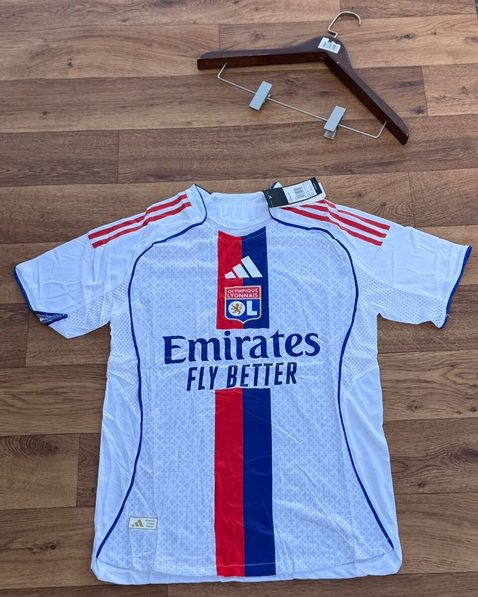 Maillots de Football Vintage et Récents