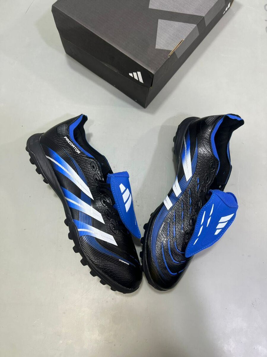 Chaussures de Foot Adhérentes