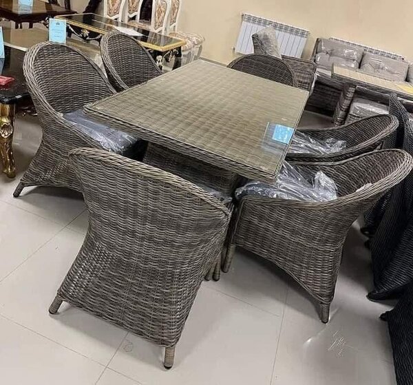 Ensemble de salle à manger en rotin