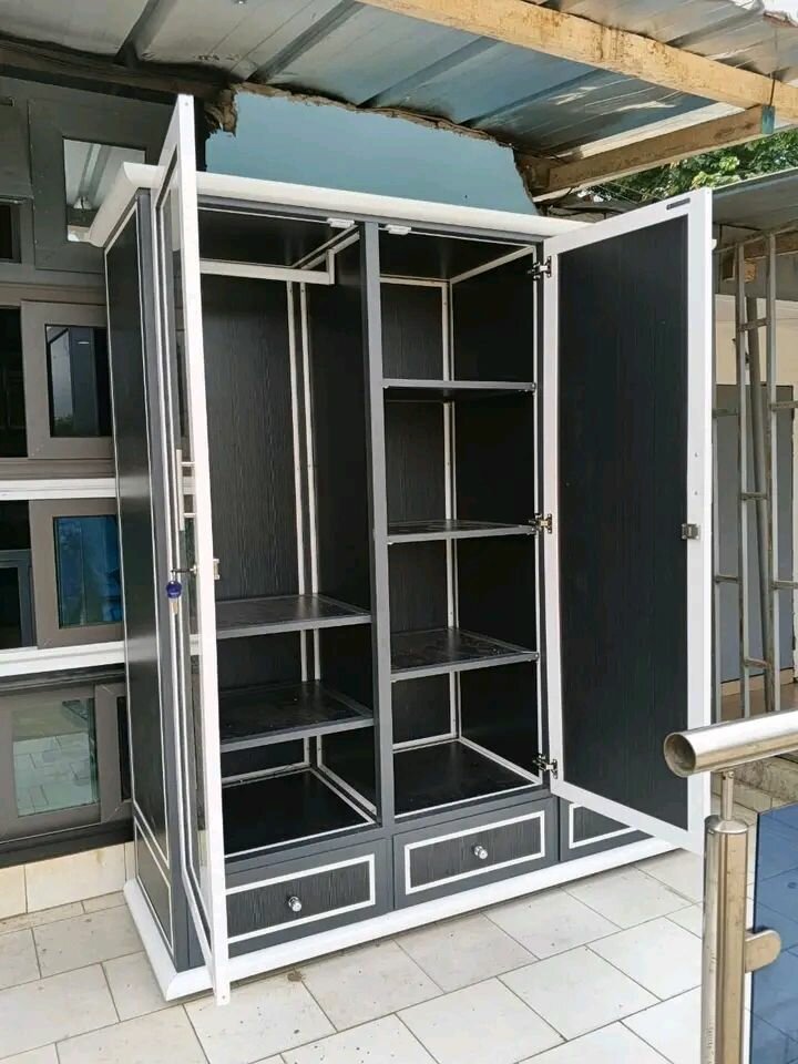 Armoire dressing noir et blanc