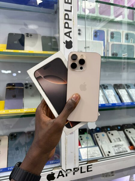 Disponible 16 Pro Max 256go