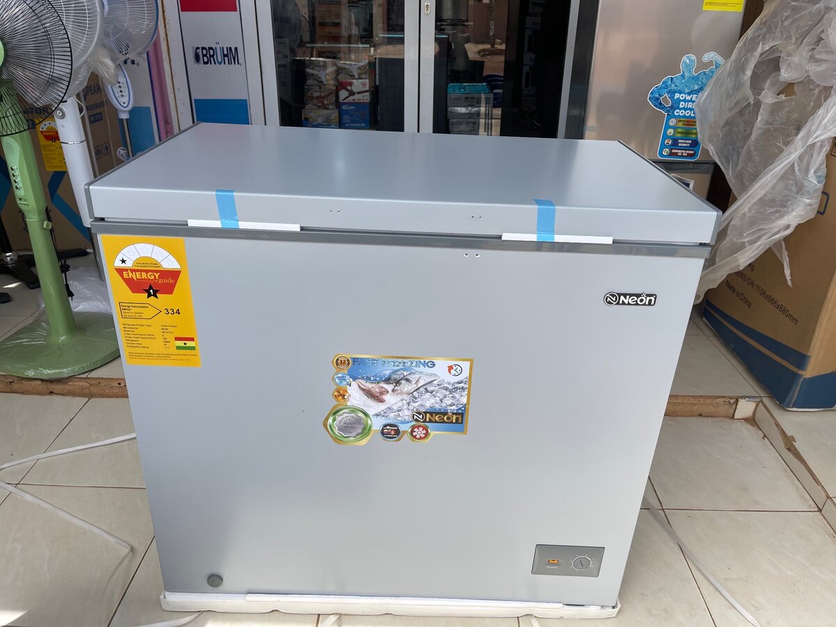 Neon 200 litres chest freezer