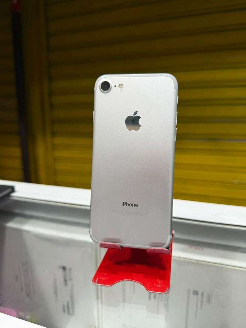 IPhone 7Simple 32Go casi neuf