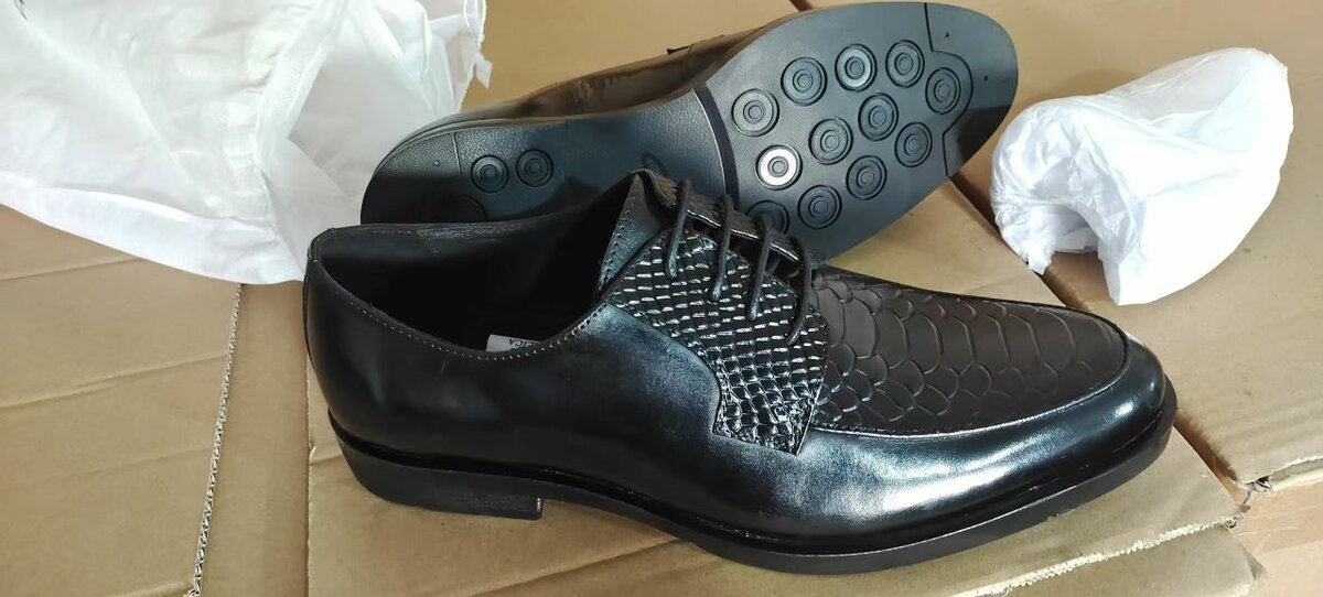 Smart mens leather shoes