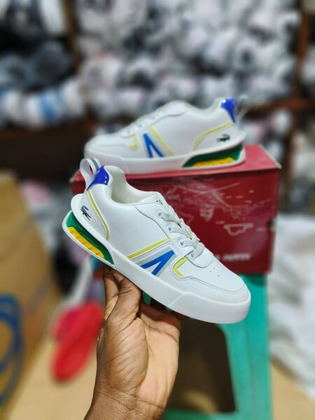 Sneakers multicolores modernes