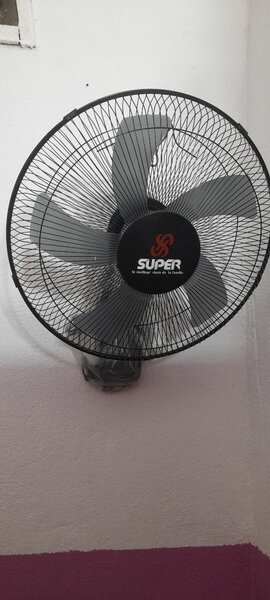 Ventilateur mural noir 3 vitesses